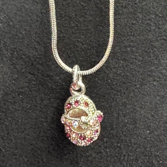 Vintage Beautiful Shoe Pendant in Silver Tone with Crystals - Picture 3 of 7